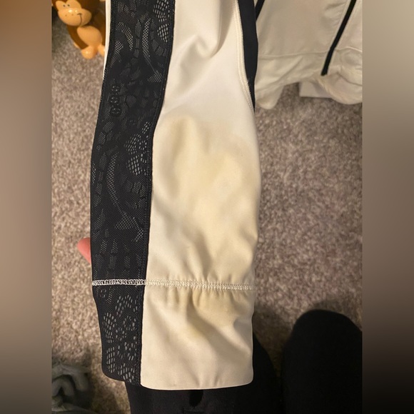 LULULEMON $198 White Black Lace Run Draft Dodger Jacket - Picture 4 of 6